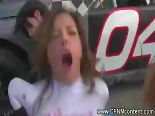 Racers fucks πολλαπλούς pitstop μουνί