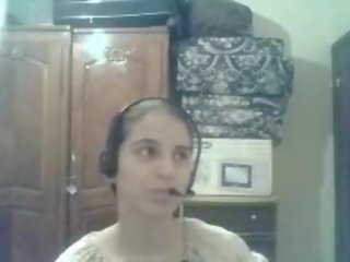 Tunisian young woman showing emjekler on kamera - live now // www.cambirds.com